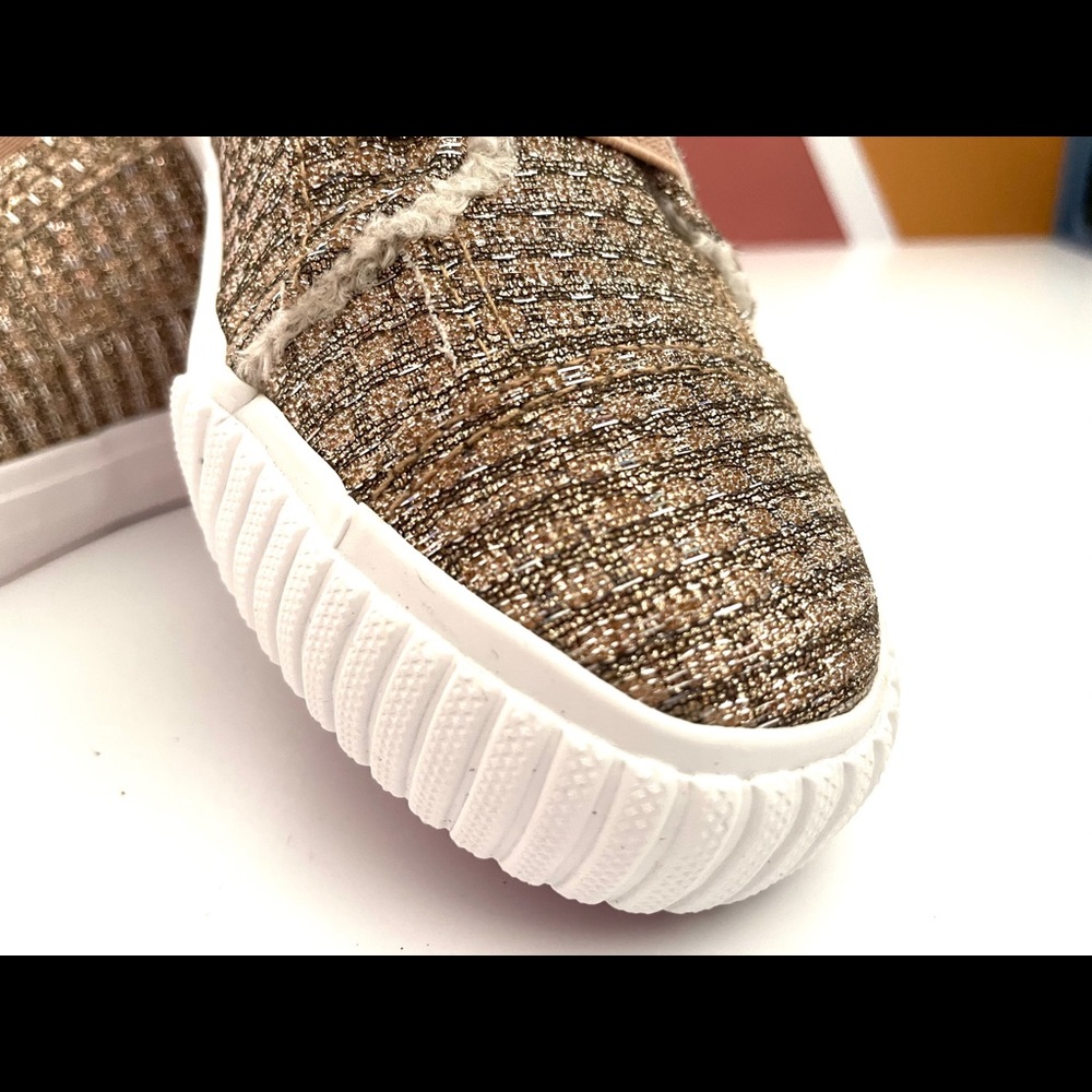 Brand new Blowfish Malibu kids size 2 gold flats - Picture 4 of 9